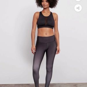 Bcbgmaxazria leggings M- NWT